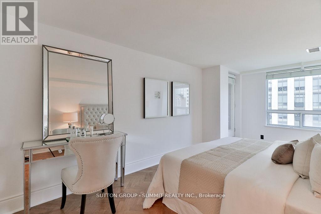 Ph07 - 102 Bloor Street W, Toronto (Annex), Ontario  M5S 1M8 - Photo 31 - C12447893
