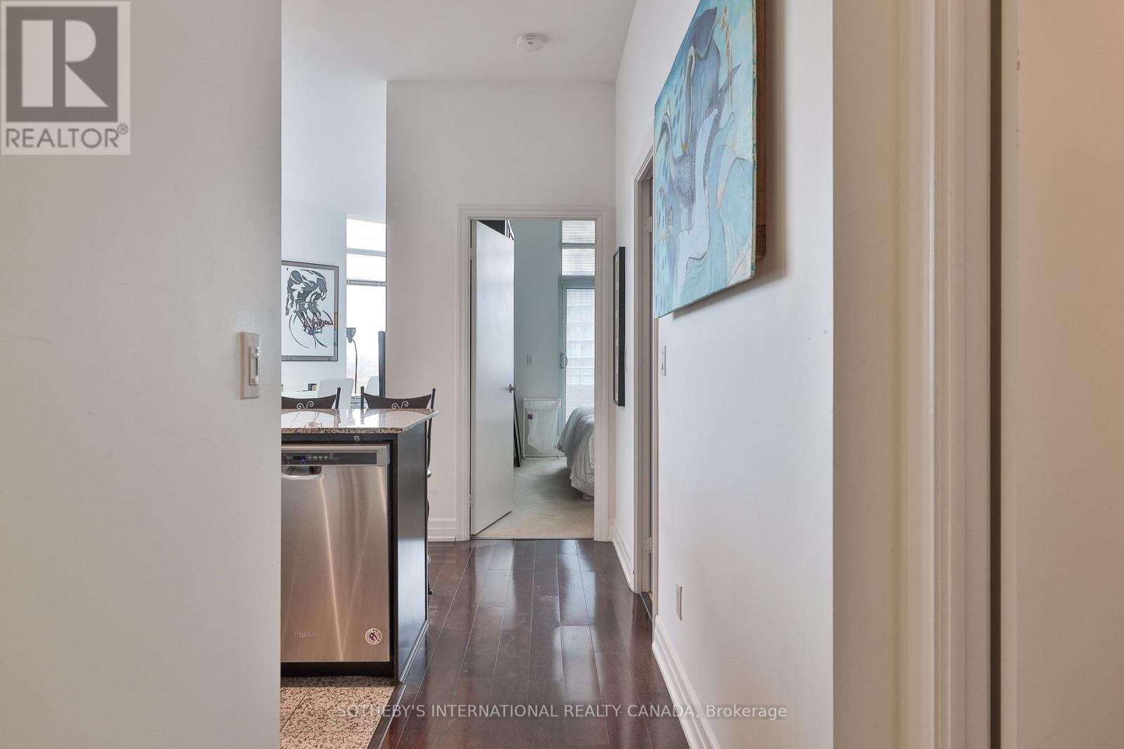 Ph 201 - 8 Scollard Street, Toronto (Annex), Ontario  M5R 1E9 - Photo 2 - C12447903
