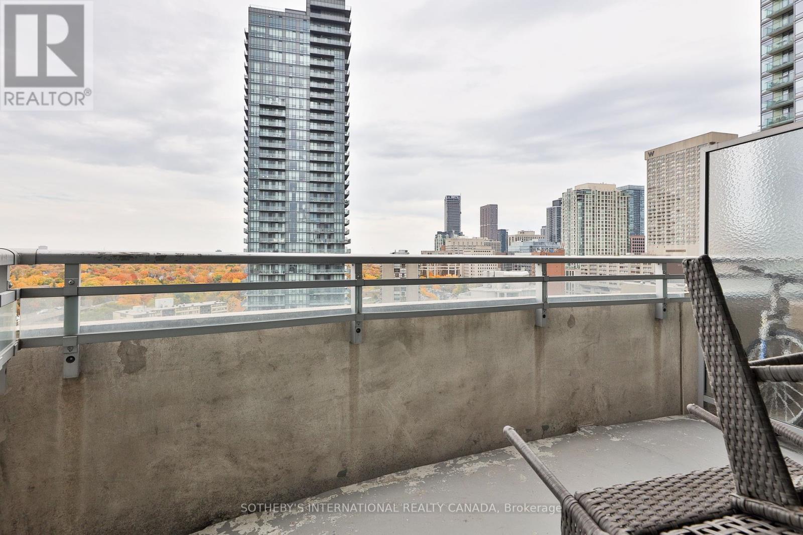 Ph 201 - 8 Scollard Street, Toronto (Annex), Ontario  M5R 1E9 - Photo 33 - C12447903