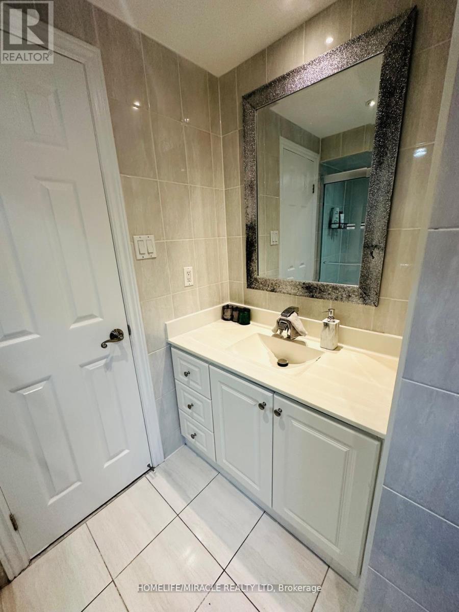 9 Maresfield Drive N, Toronto, Ontario  M1V 2W9 - Photo 15 - E12447800