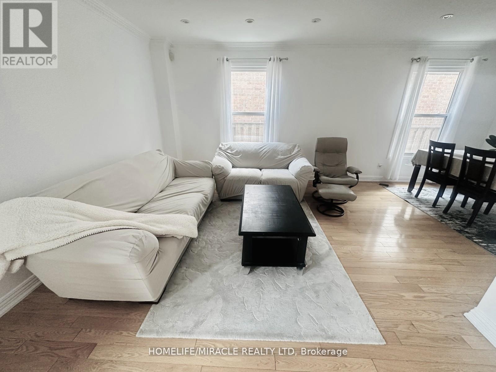 9 Maresfield Drive N, Toronto, Ontario  M1V 2W9 - Photo 2 - E12447800