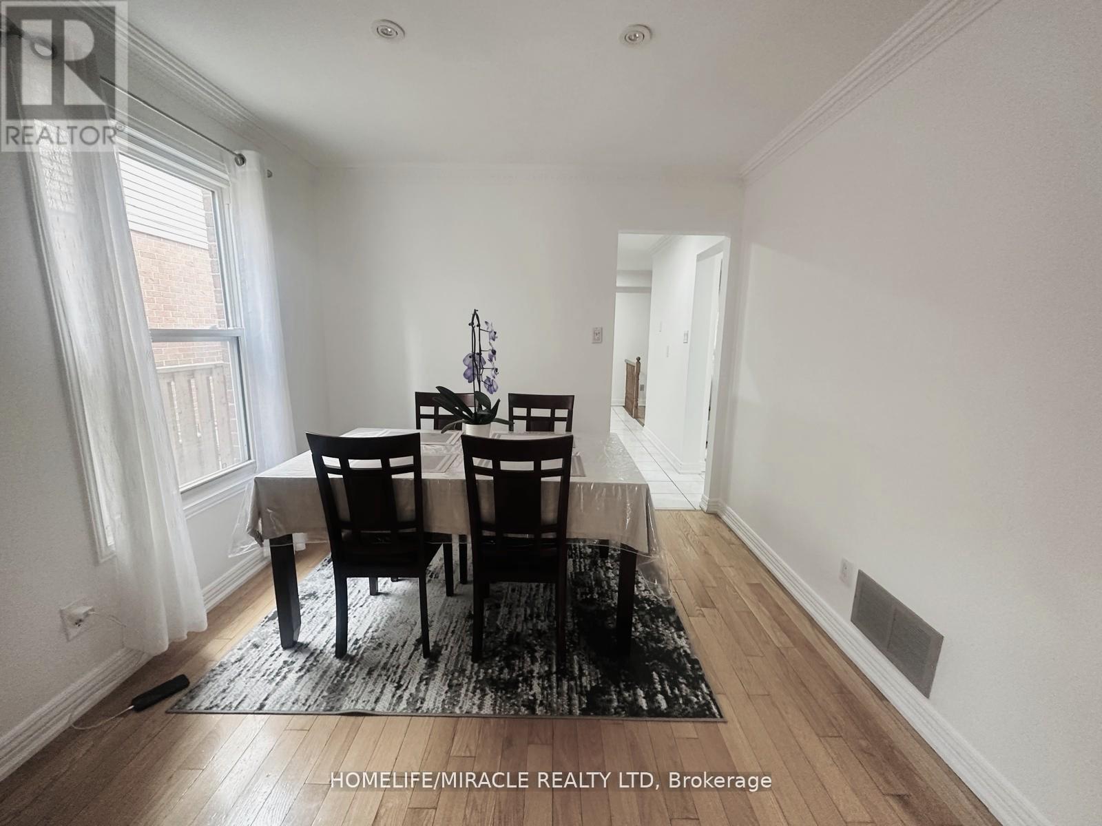 9 Maresfield Drive N, Toronto, Ontario  M1V 2W9 - Photo 5 - E12447800