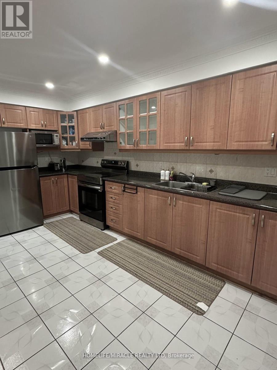 9 Maresfield Drive N, Toronto, Ontario  M1V 2W9 - Photo 6 - E12447800