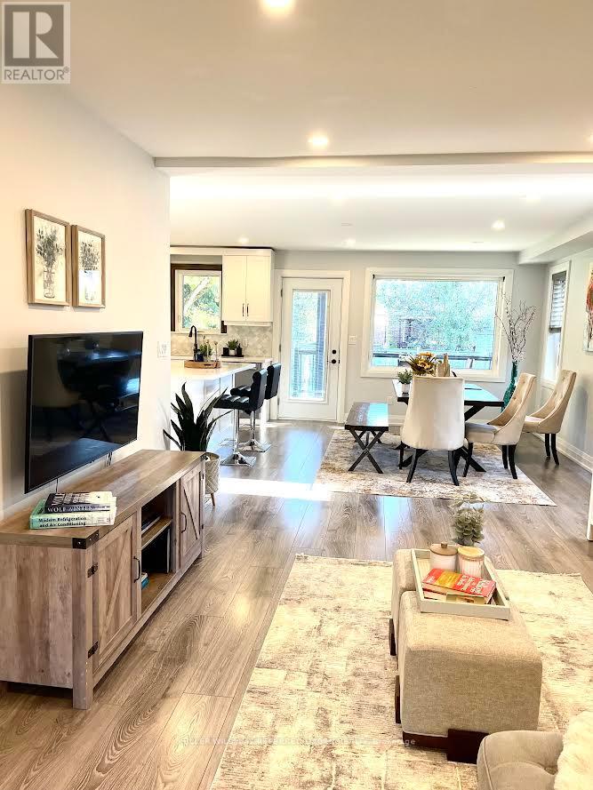 2 Leagrove Crescent, Toronto, Ontario  M1L 3S6 - Photo 10 - E12447877