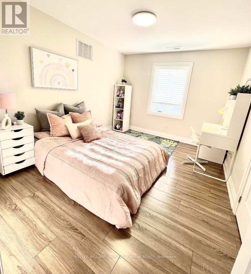2 Leagrove Crescent, Toronto, Ontario  M1L 3S6 - Photo 13 - E12447877