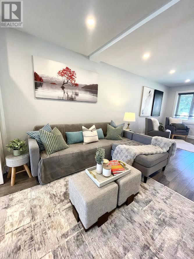 2 Leagrove Crescent, Toronto, Ontario  M1L 3S6 - Photo 2 - E12447877