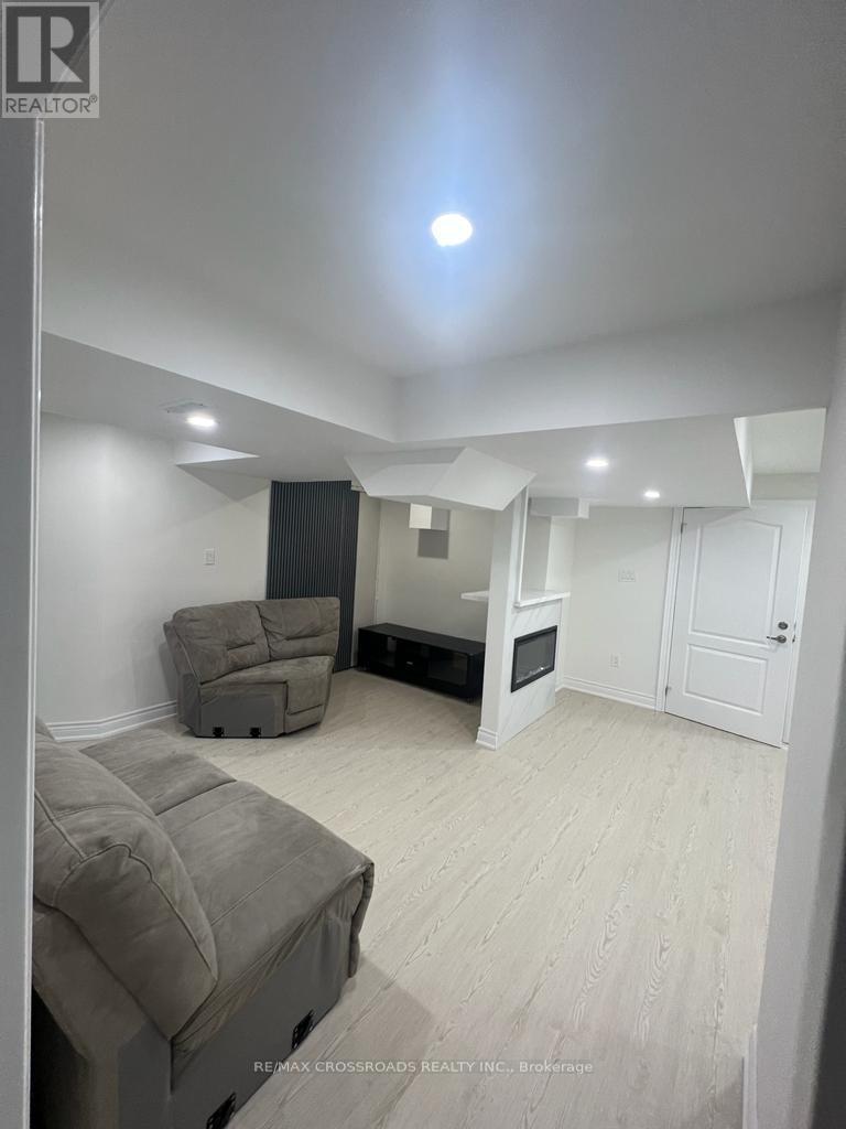 Lower - 4 Gillett Drive, Ajax, Ontario  L1Z 0P9 - Photo 5 - E12447889