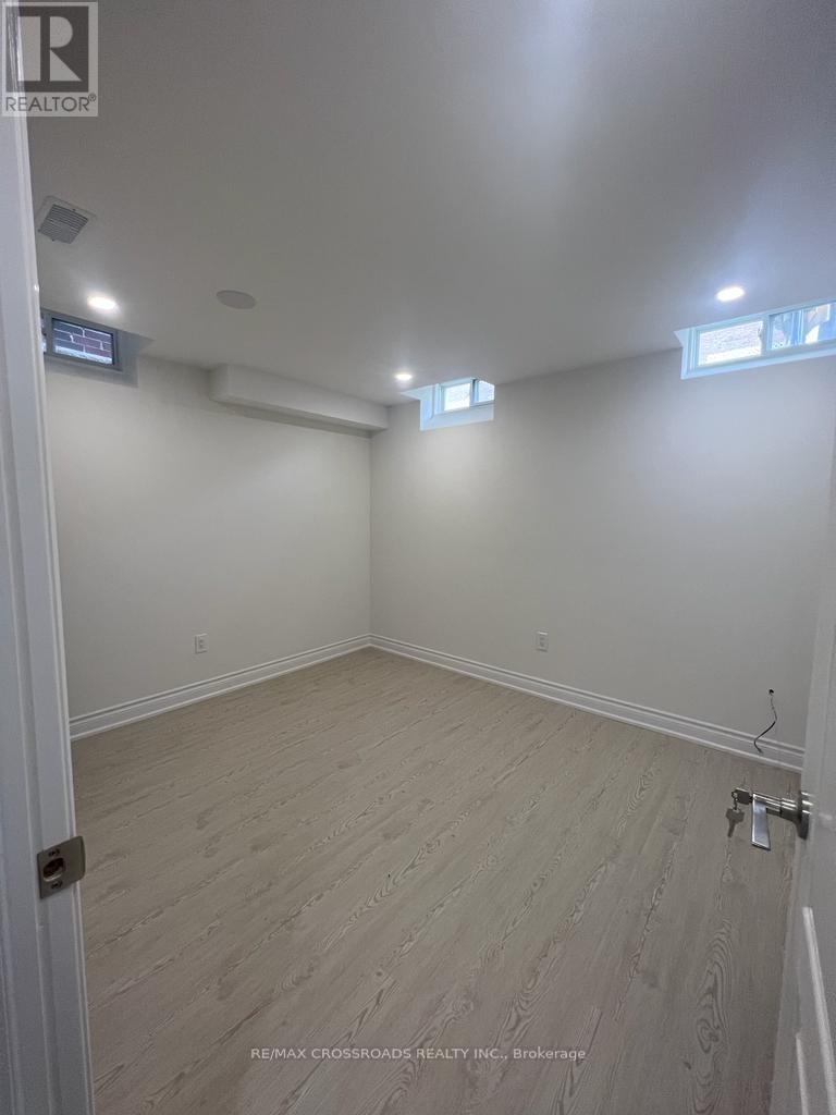 Lower - 4 Gillett Drive, Ajax, Ontario  L1Z 0P9 - Photo 8 - E12447889