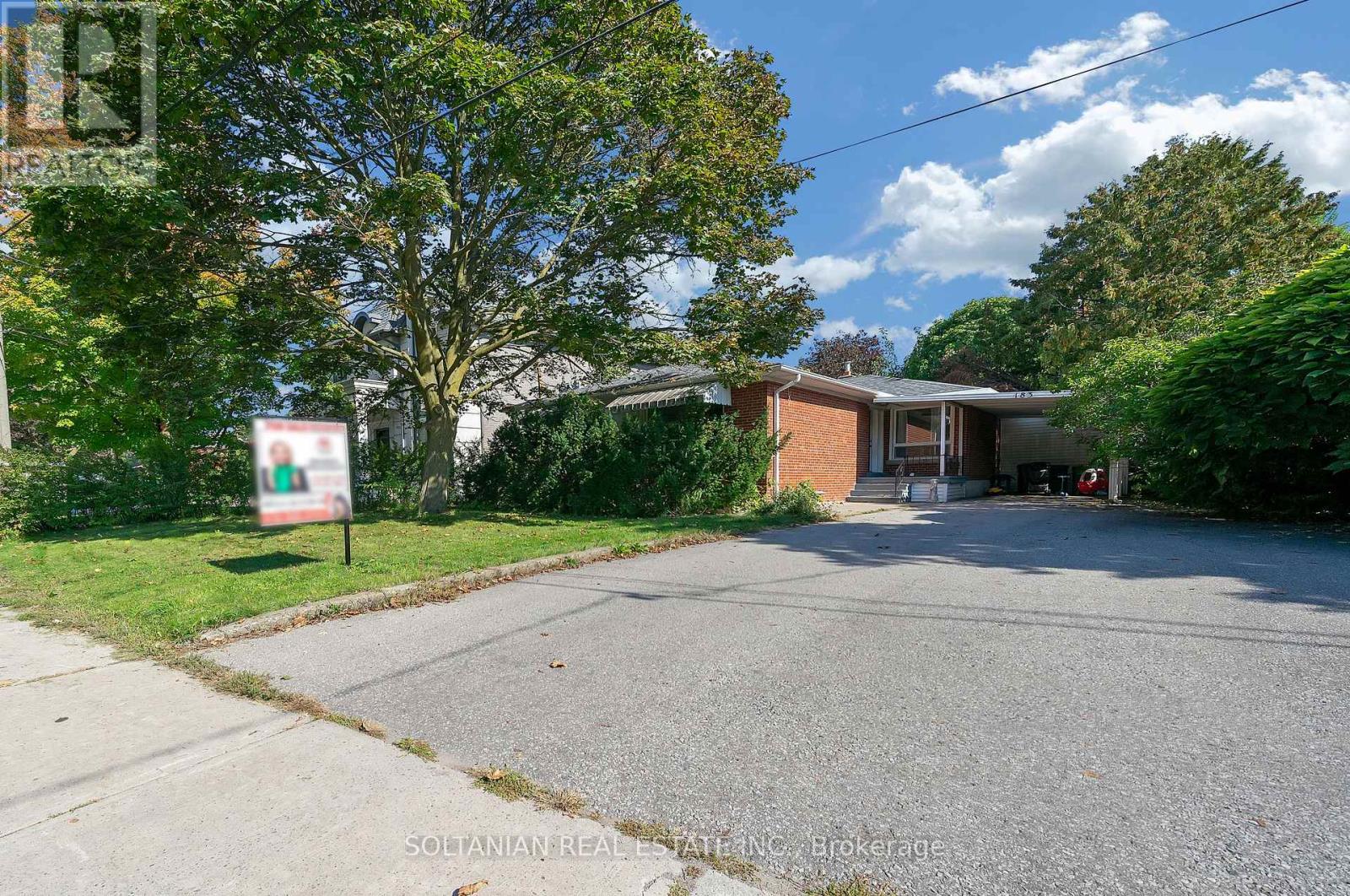 183 Maxome Avenue, Toronto (Newtonbrook East), Ontario  M2M 3L1 - Photo 4 - C12447094