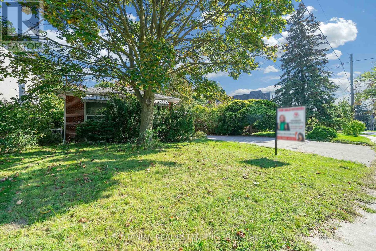 183 Maxome Avenue, Toronto (Newtonbrook East), Ontario  M2M 3L1 - Photo 5 - C12447094