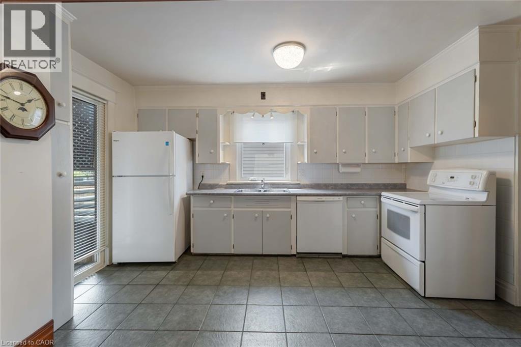 8 Russell Avenue, St. Catharines, Ontario  L2R 1T9 - Photo 15 - 40776924