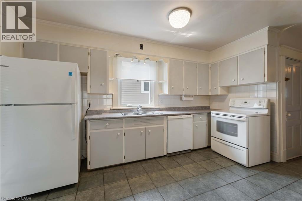 8 Russell Avenue, St. Catharines, Ontario  L2R 1T9 - Photo 16 - 40776924