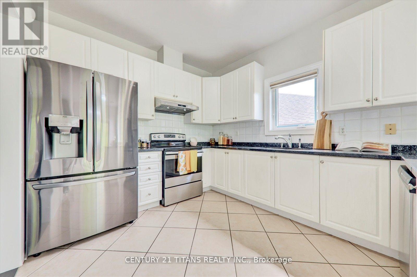 577 Royalpark Way, Vaughan (Elder Mills), Ontario  L4H 1K2 - Photo 17 - N12447856