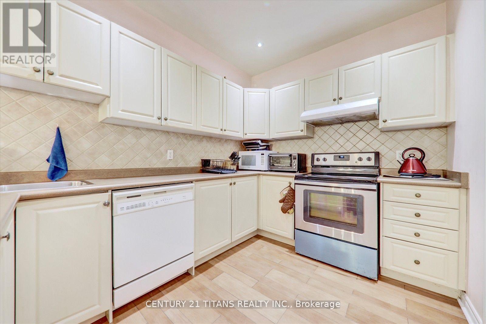 577 Royalpark Way, Vaughan (Elder Mills), Ontario  L4H 1K2 - Photo 31 - N12447856