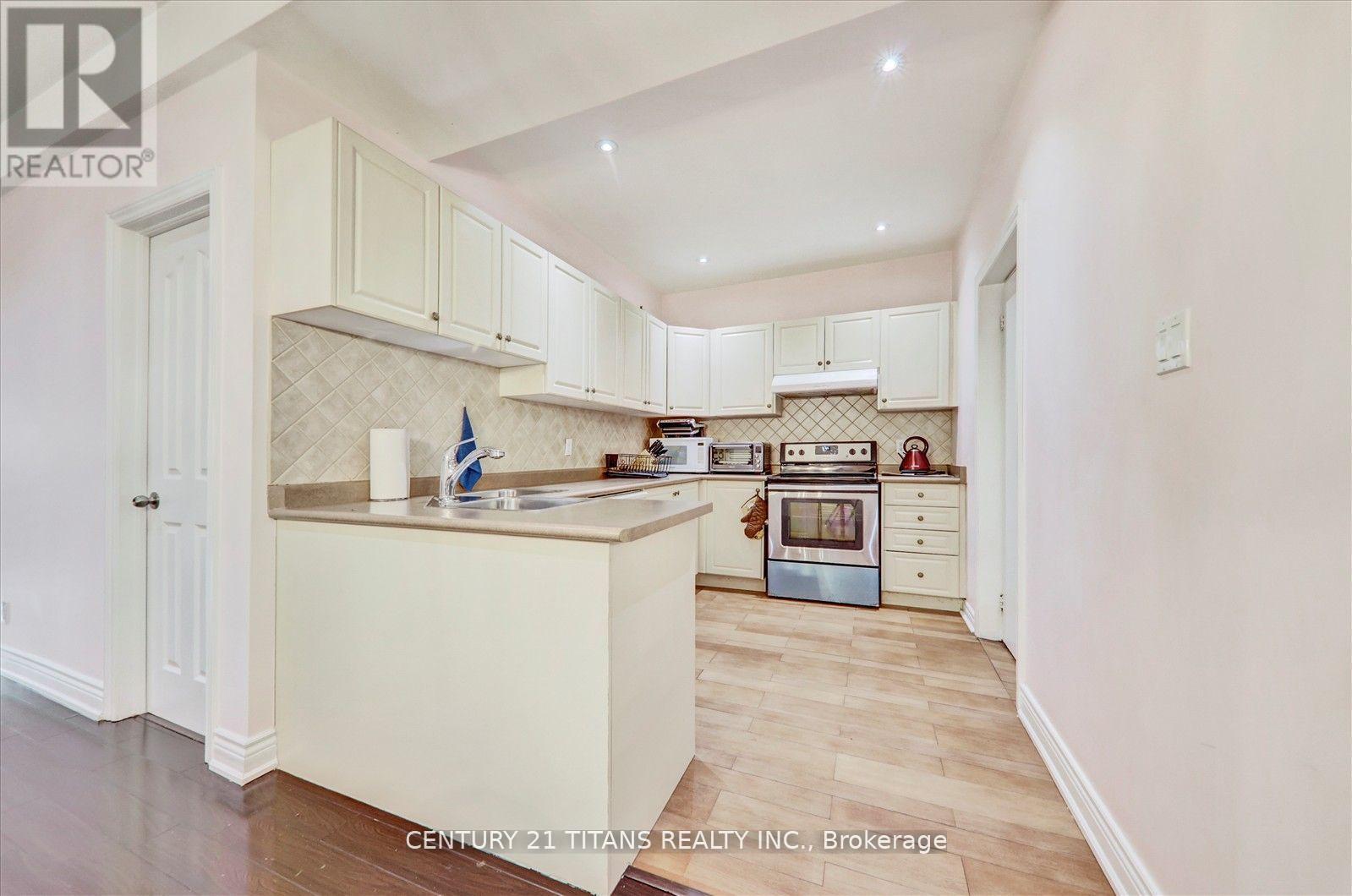 577 Royalpark Way, Vaughan (Elder Mills), Ontario  L4H 1K2 - Photo 32 - N12447856