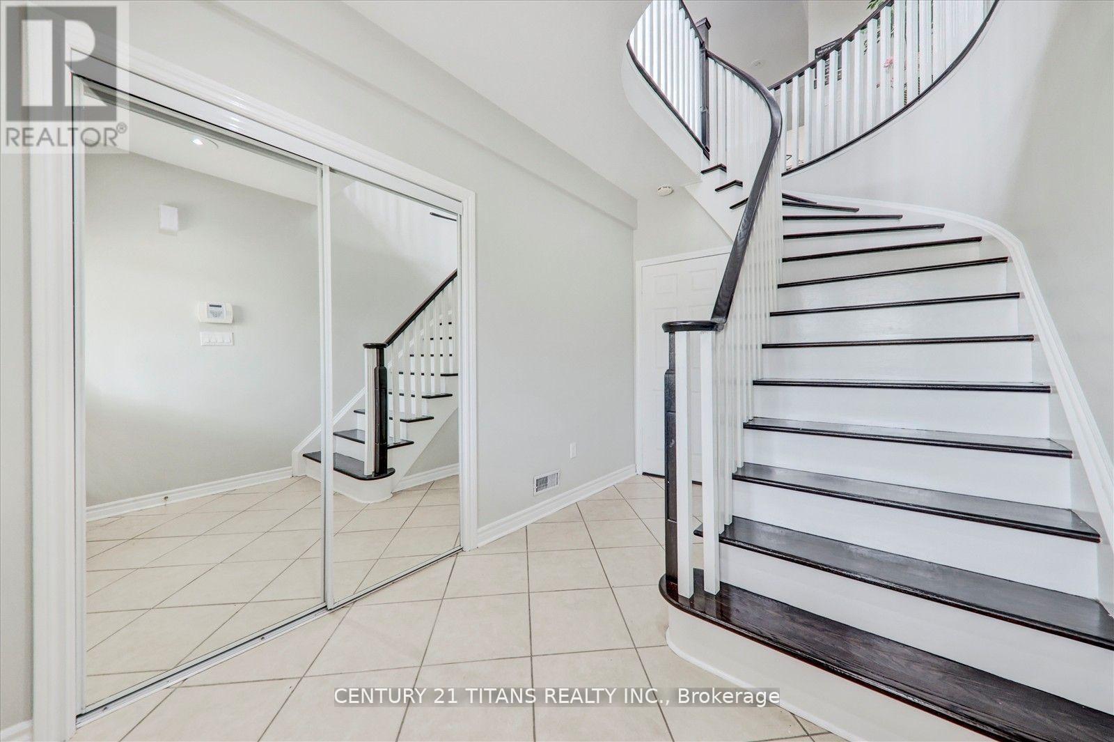 577 Royalpark Way, Vaughan (Elder Mills), Ontario  L4H 1K2 - Photo 7 - N12447856