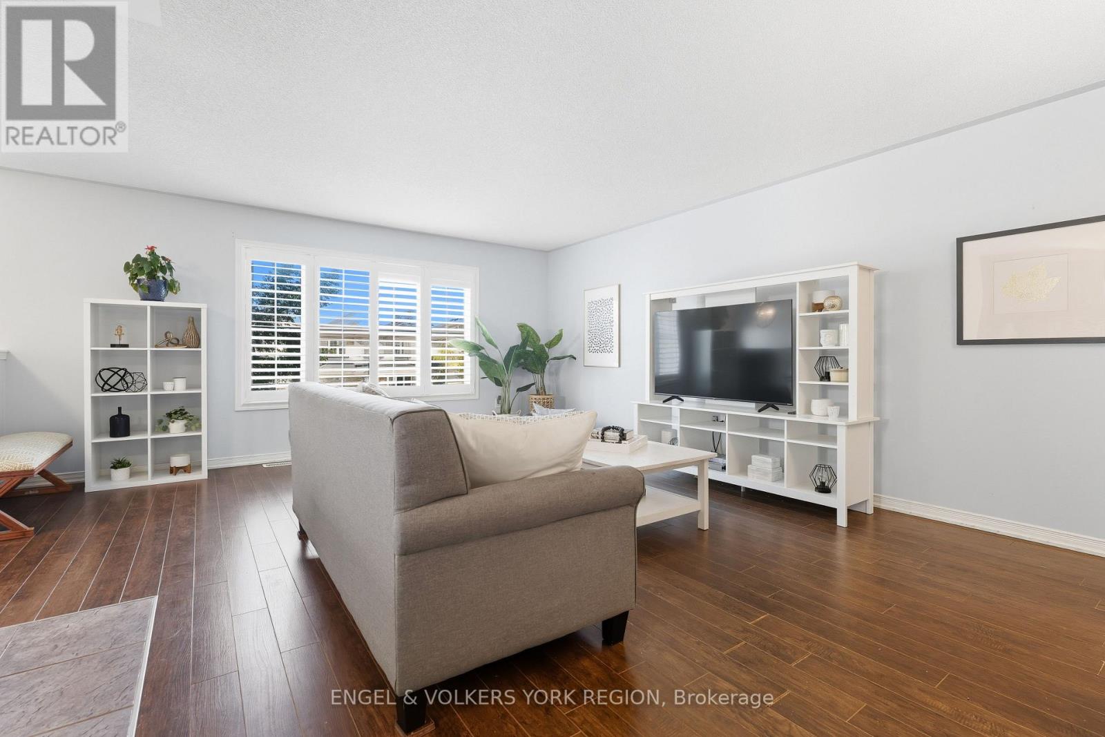 23 Weir Street, Bradford West Gwillimbury (Bradford), Ontario  L3Z 0K6 - Photo 12 - N12447863
