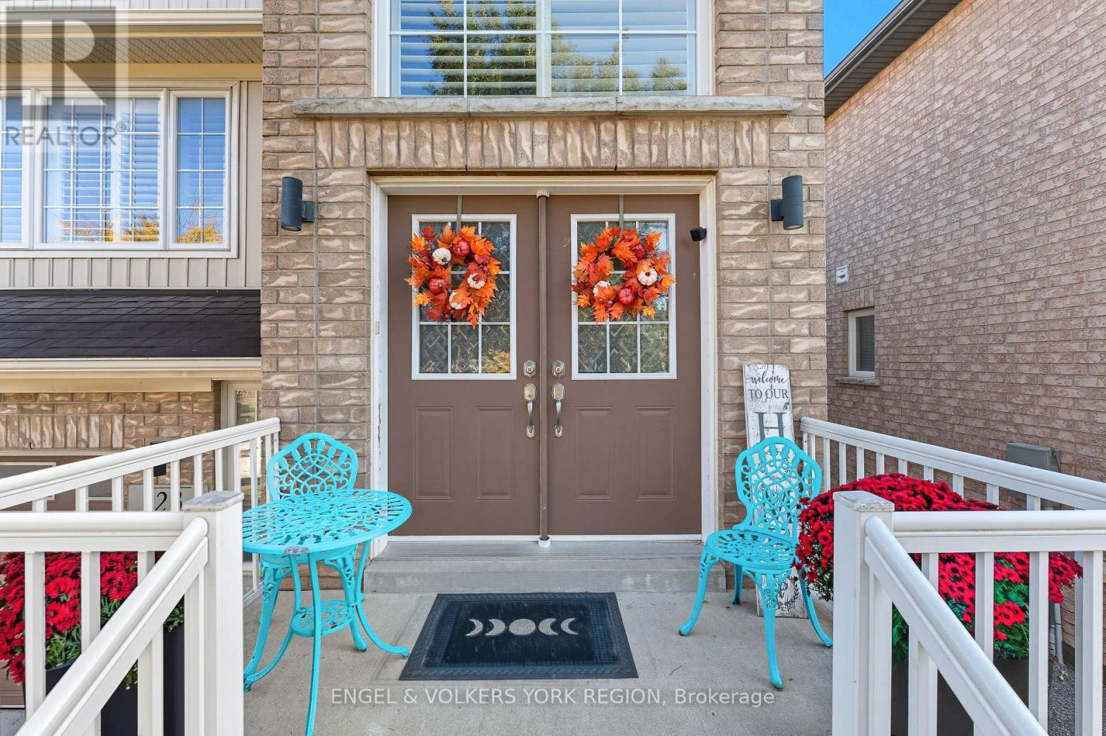 23 Weir Street, Bradford West Gwillimbury (Bradford), Ontario  L3Z 0K6 - Photo 4 - N12447863