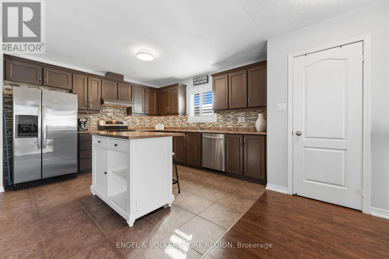 23 Weir Street, Bradford West Gwillimbury (Bradford), Ontario  L3Z 0K6 - Photo 9 - N12447863