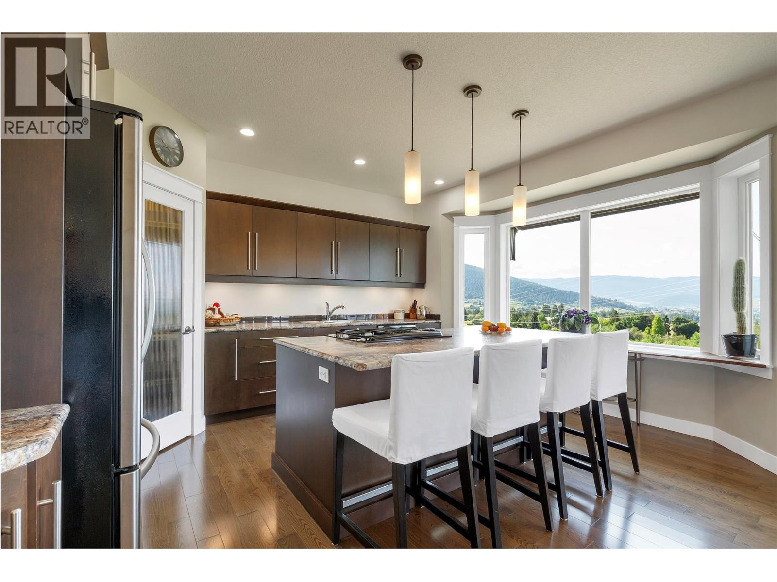 6518 Blackcomb Way, Vernon, British Columbia  V1B 4E1 - Photo 12 - 10365126