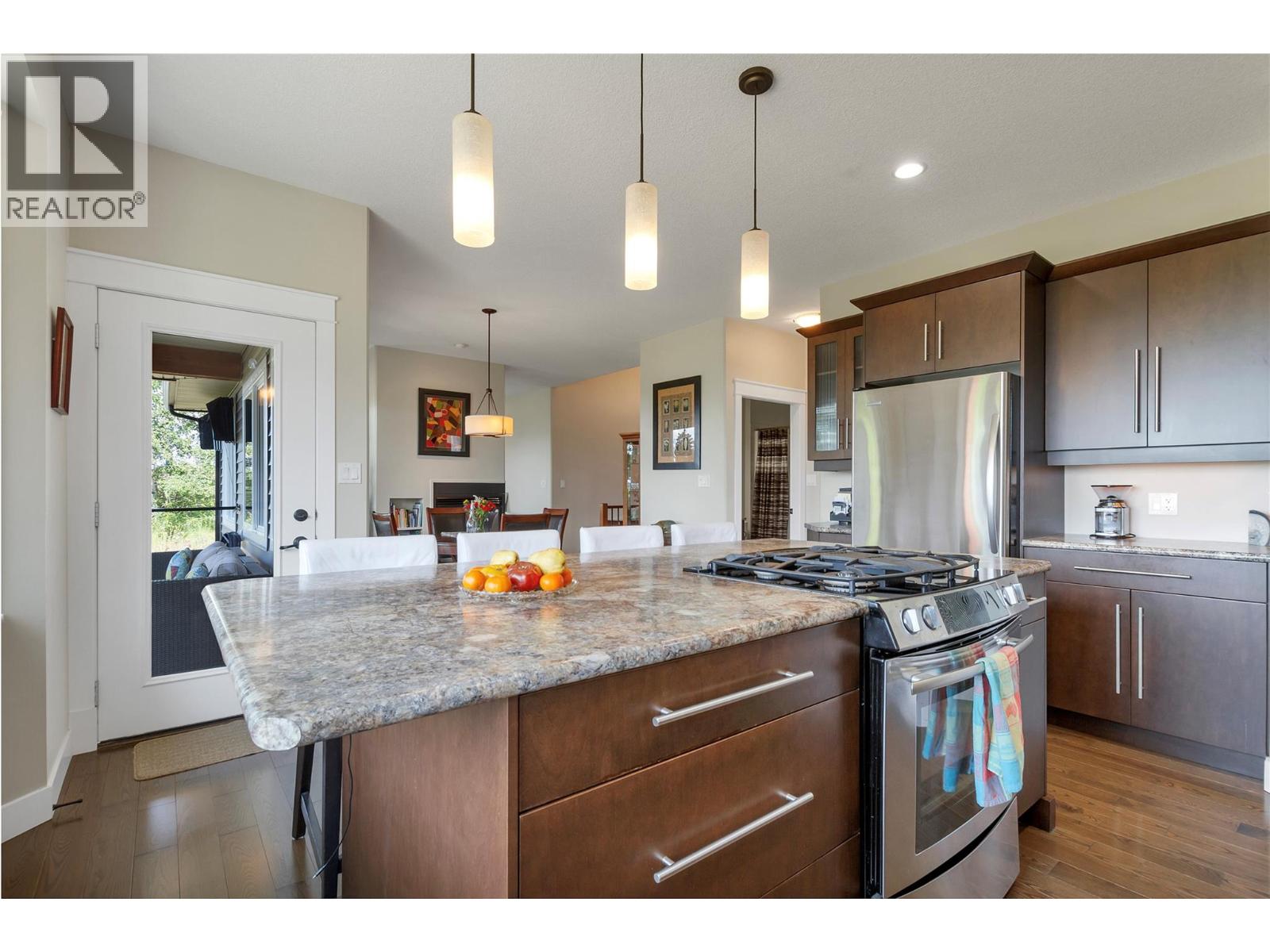 6518 Blackcomb Way, Vernon, British Columbia  V1B 4E1 - Photo 15 - 10365126