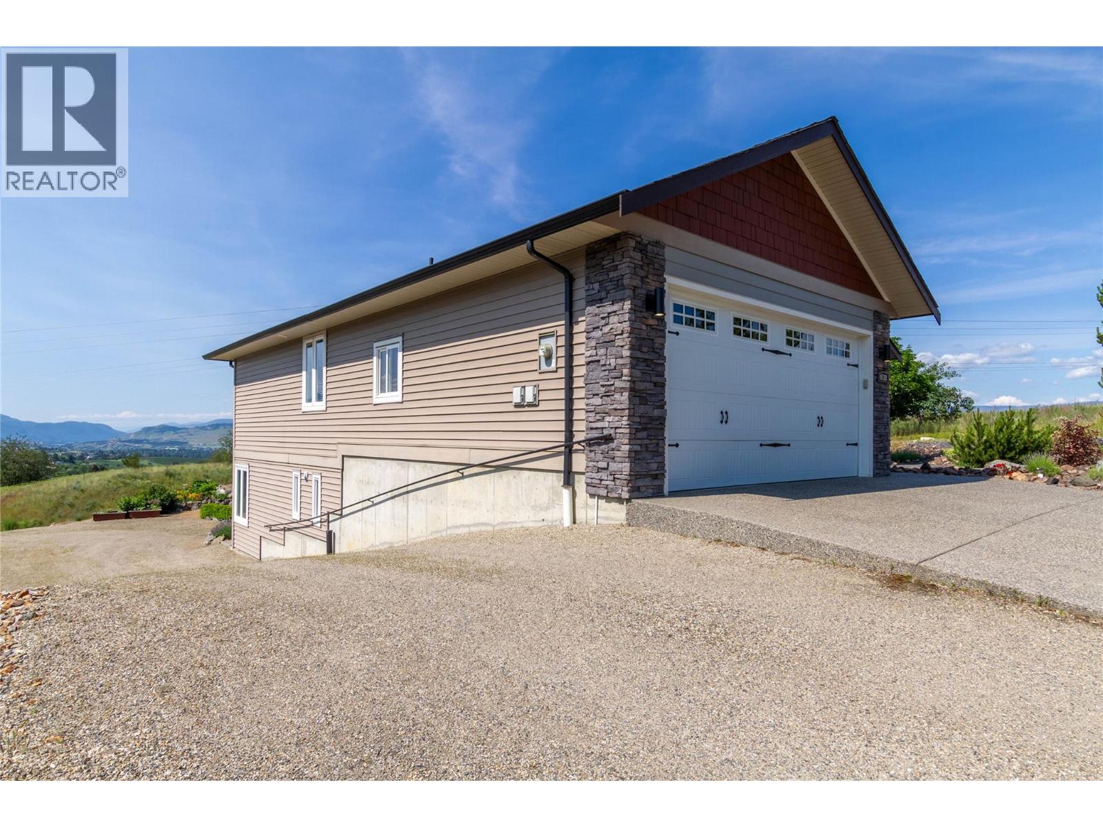 6518 Blackcomb Way, Vernon, British Columbia  V1B 4E1 - Photo 62 - 10365126