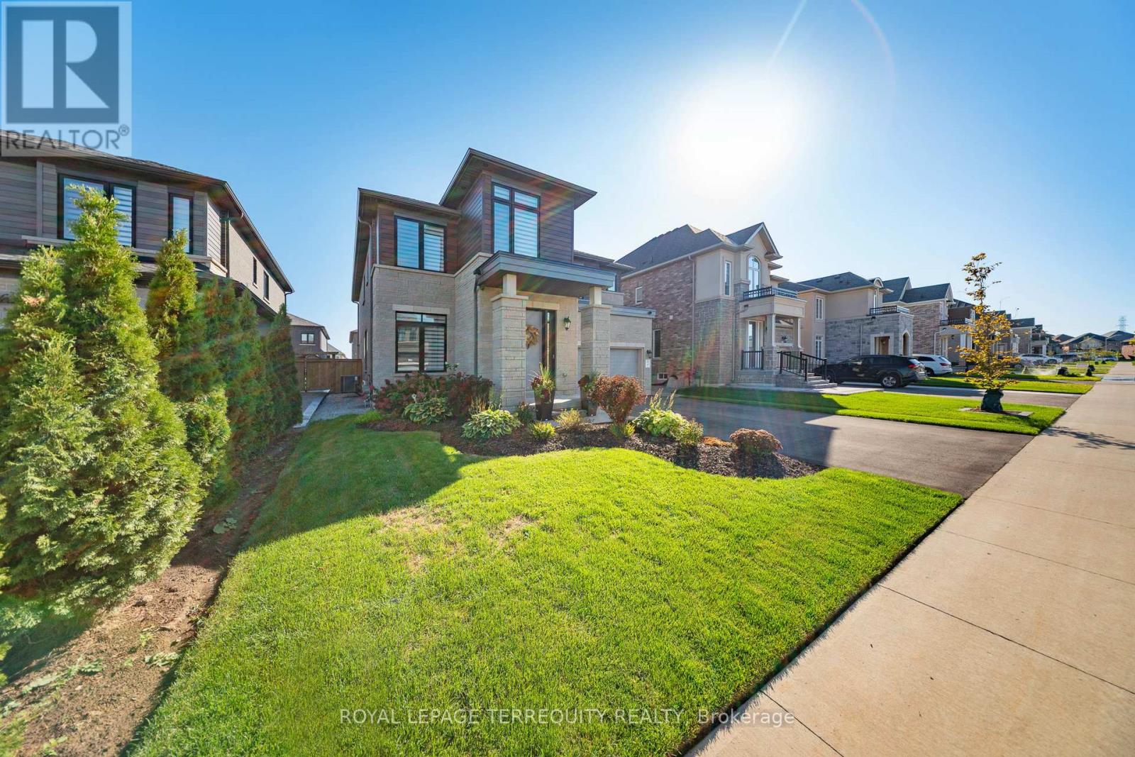 52 Lightfeather Place, Hamilton, Ontario  L9K 0H4 - Photo 2 - X12446668
