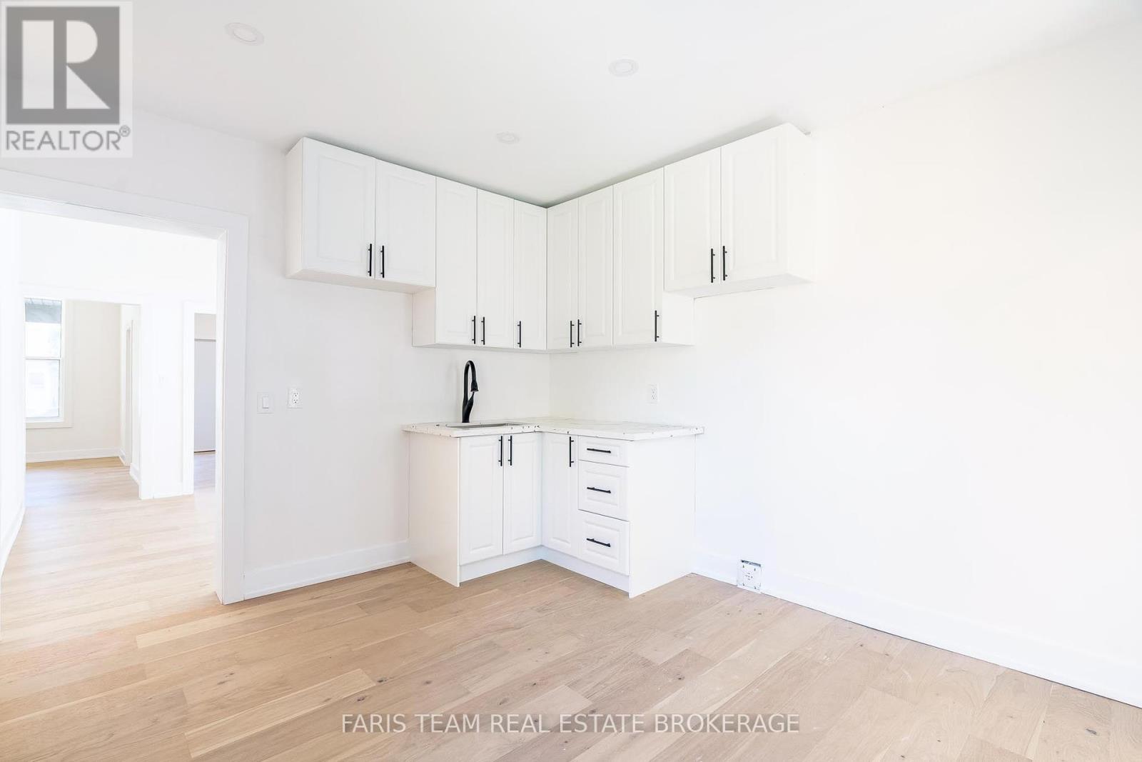 64 Birch Street, Collingwood, Ontario  L9Y 2V1 - Photo 6 - S12447859