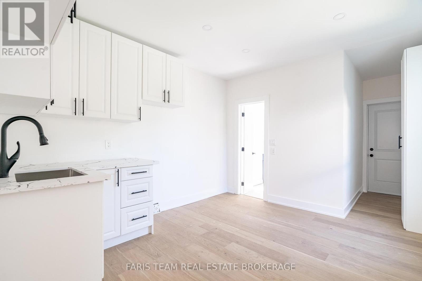 64 Birch Street, Collingwood, Ontario  L9Y 2V1 - Photo 7 - S12447859