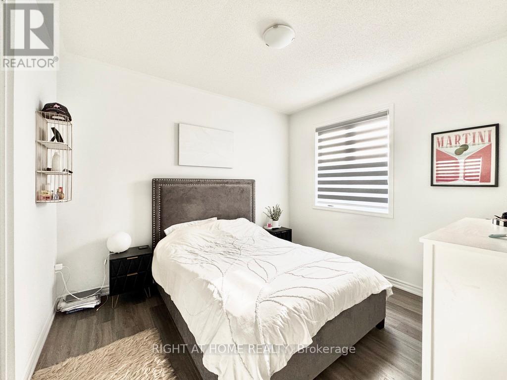 Upper - 61 Suzuki Street, Barrie, Ontario  L9J 0Y7 - Photo 17 - S12447890