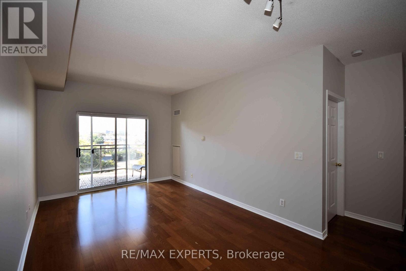 416 - 2 Maison Parc Court, Vaughan, Ontario  L4J 9K4 - Photo 9 - N12447737