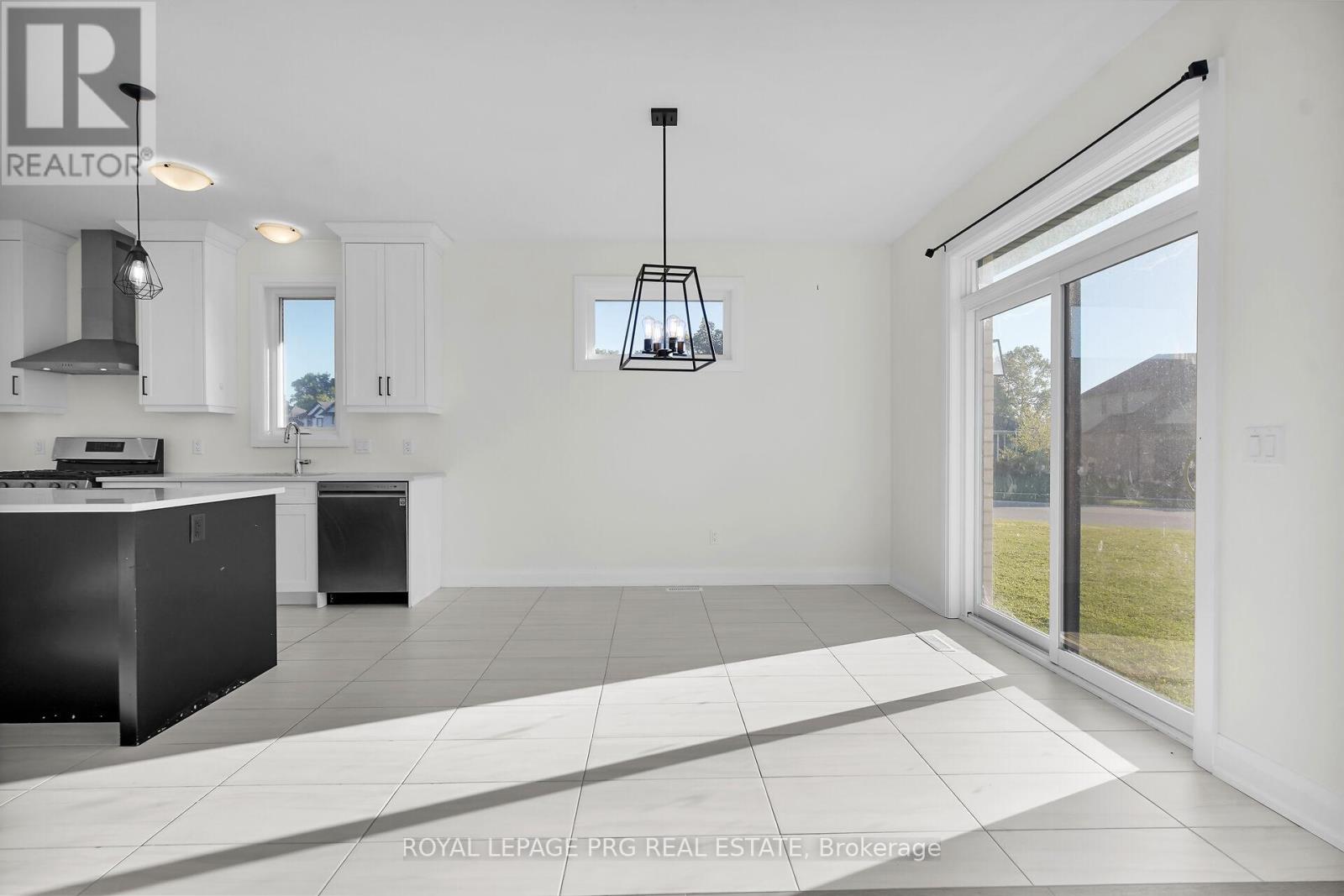 649 Tull Street, Strathroy-Caradoc, Ontario  N0L 1W0 - Photo 15 - X12447775