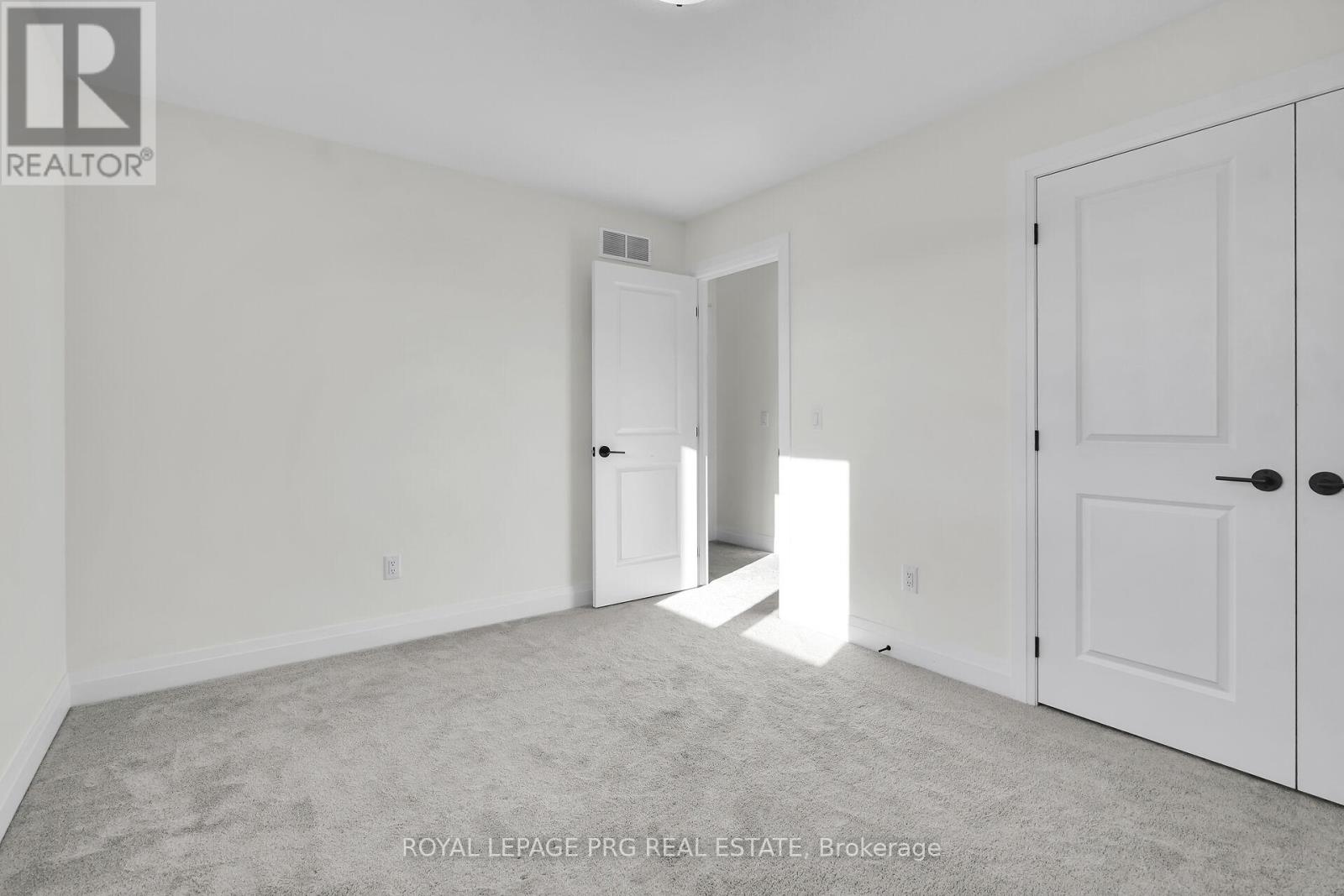 649 Tull Street, Strathroy-Caradoc, Ontario  N0L 1W0 - Photo 35 - X12447775