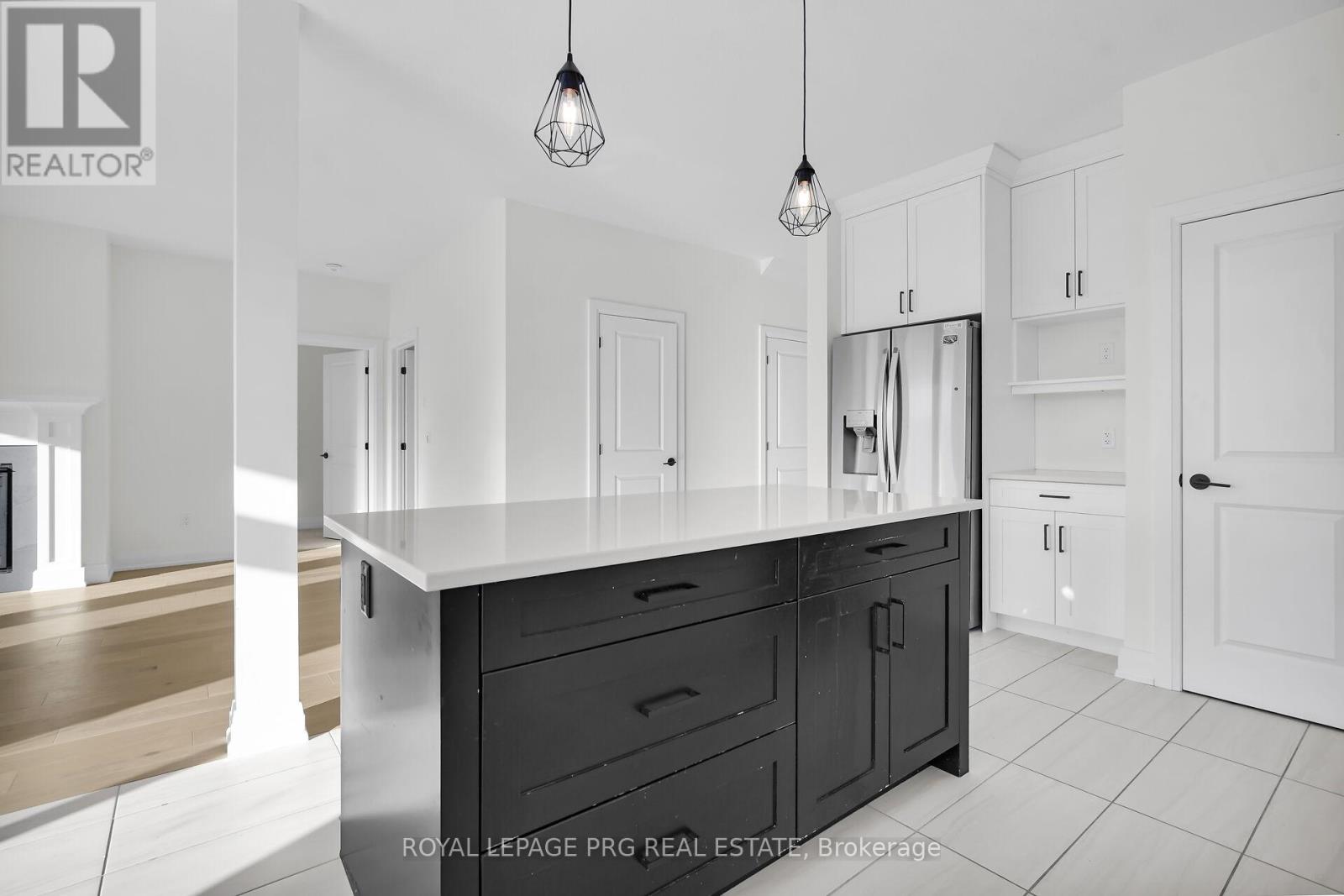 649 Tull Street, Strathroy-Caradoc, Ontario  N0L 1W0 - Photo 12 - X12447775