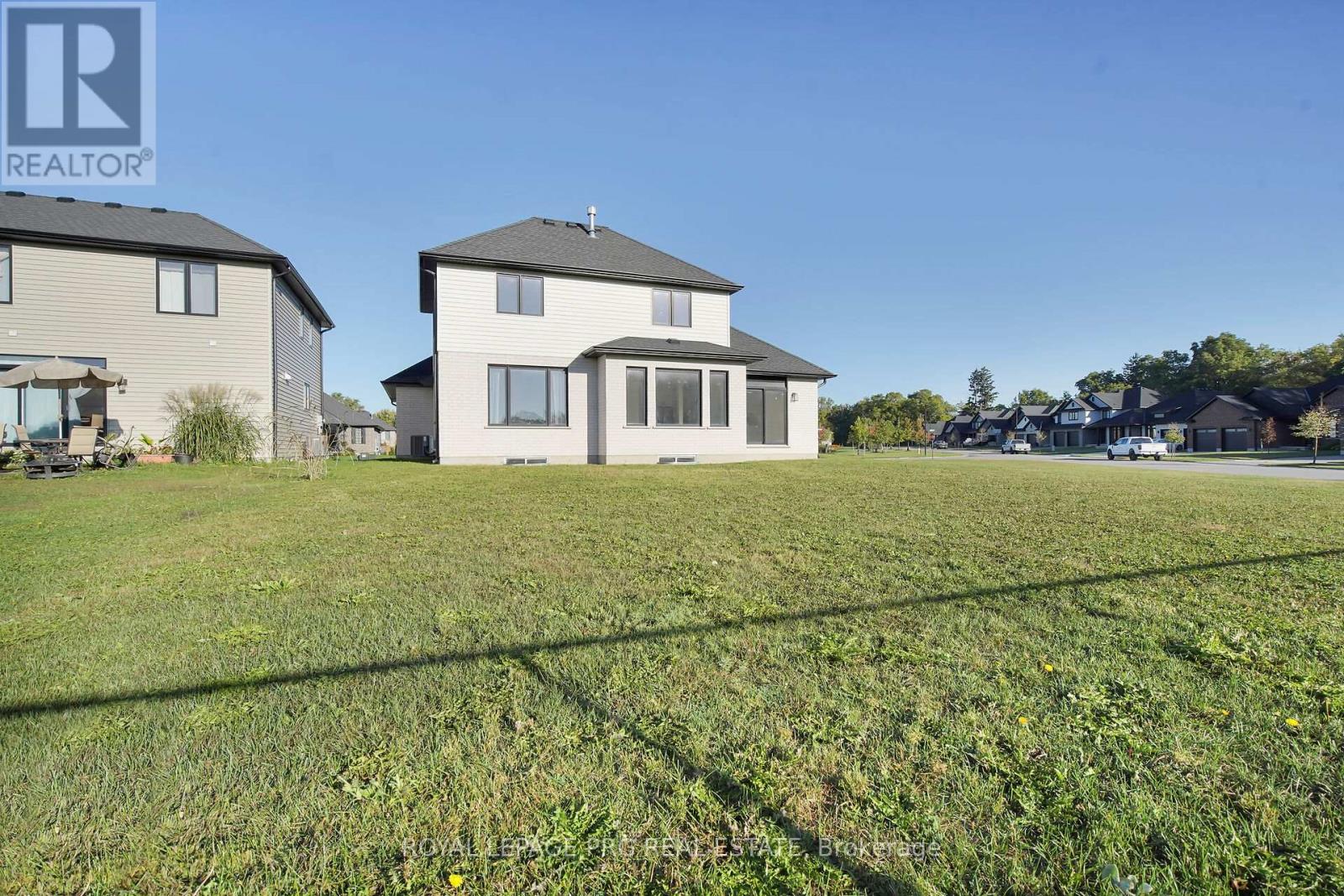 649 Tull Street, Strathroy-Caradoc, Ontario  N0L 1W0 - Photo 44 - X12447775