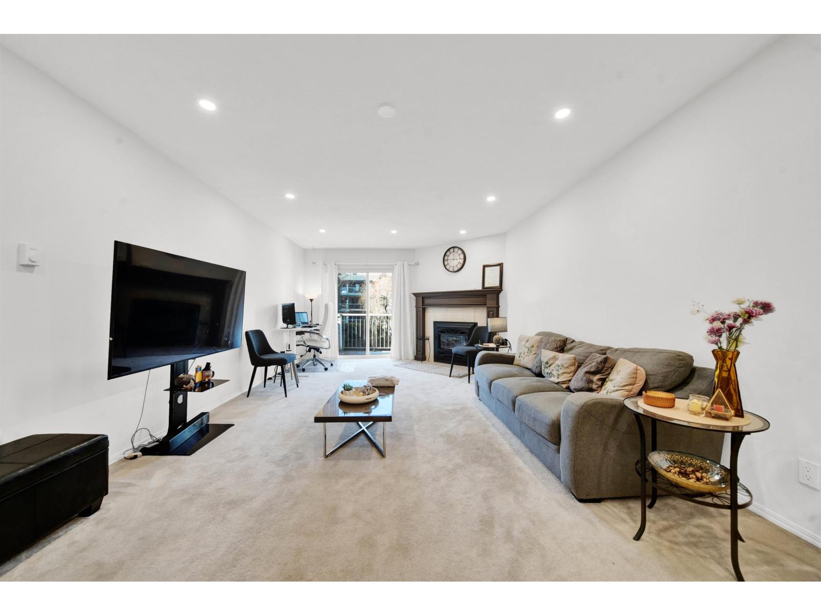 232 5641 201 Street Street, Langley, British Columbia  V3A 8A4 - Photo 3 - R3055628
