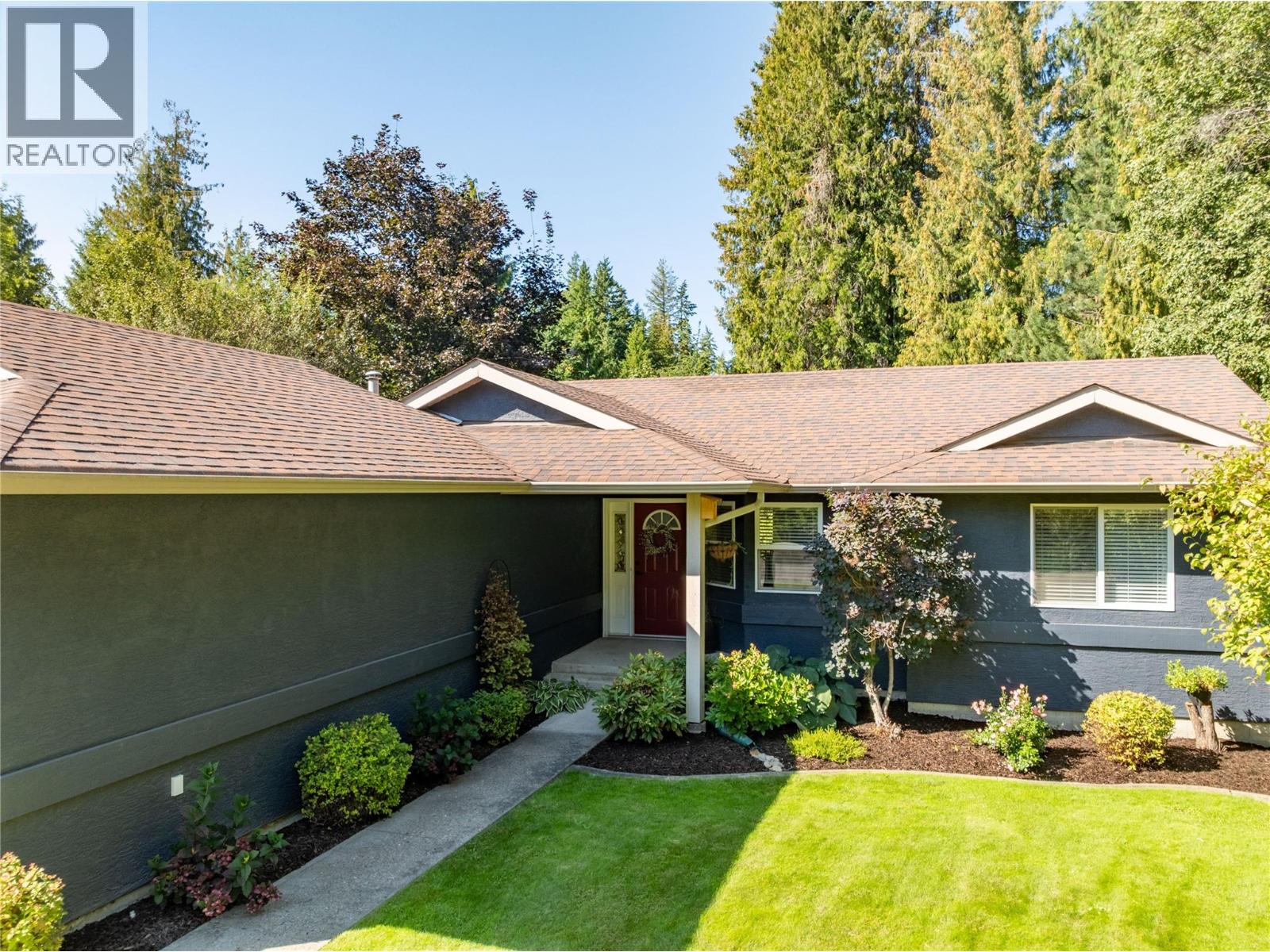 2289 Ta Lana Trail, Sorrento, British Columbia  V0E 2W2 - Photo 3 - 10364507