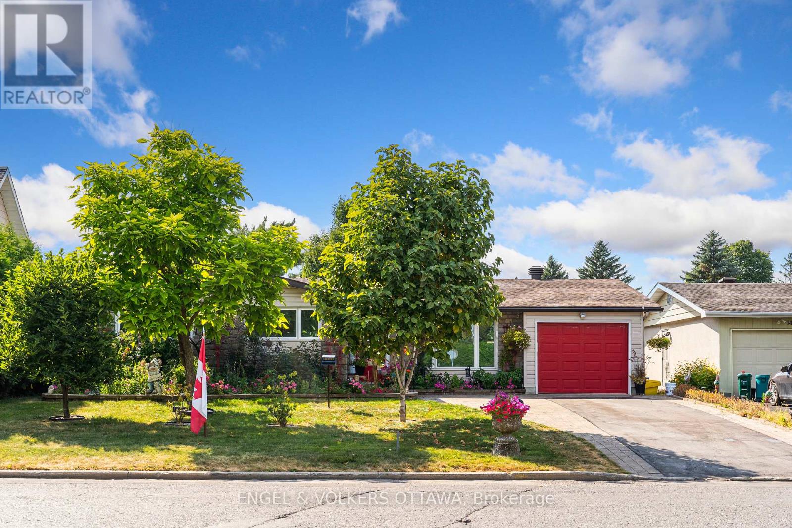 16 Benson Street, Ottawa, Ontario  K2E 5J5 - Photo 2 - X12447912