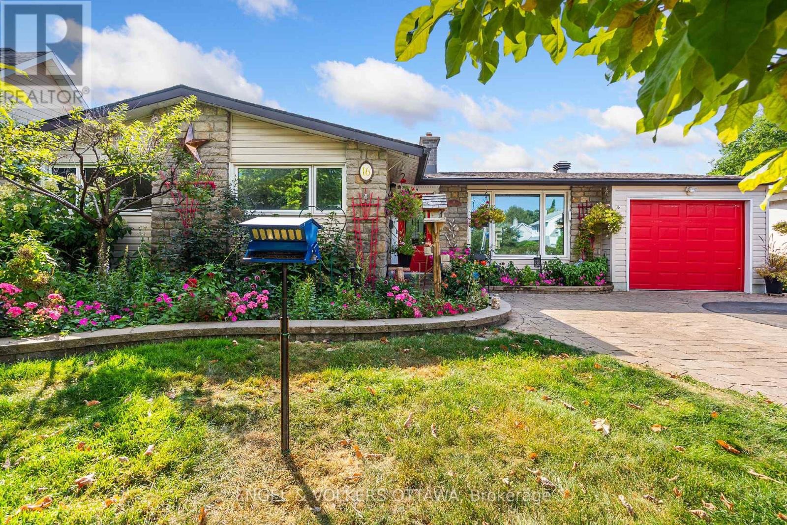 16 Benson Street, Ottawa, Ontario  K2E 5J5 - Photo 4 - X12447912