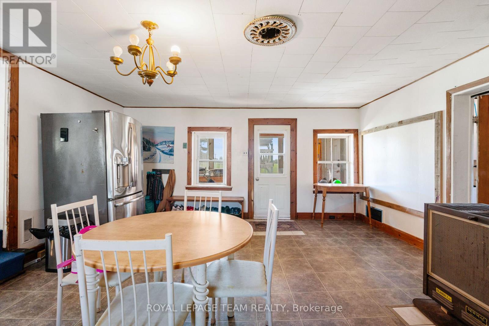 3910 County 7 Road, South Dundas, Ontario  K0C 1H0 - Photo 10 - X12447920