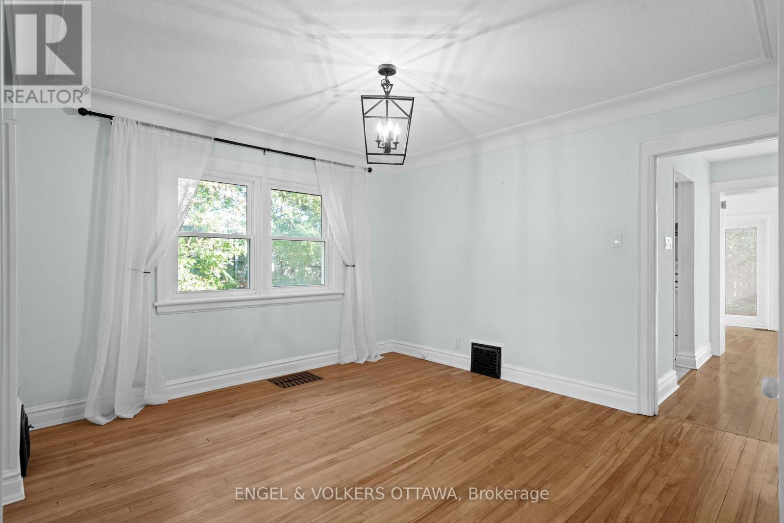 329 Hamilton Avenue S, Ottawa, Ontario  K1Y 1C4 - Photo 6 - X12447962