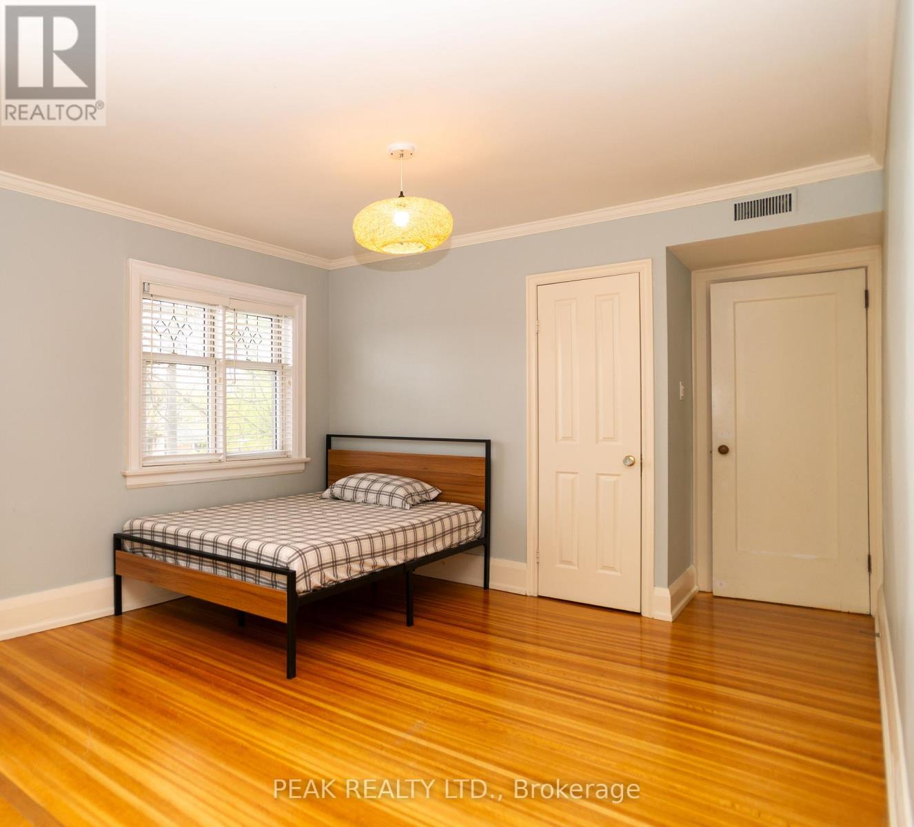 136 Humbercrest Boulevard, Toronto (Runnymede-Bloor West Village), Ontario  M6S 4L3 - Photo 16 - W12447809