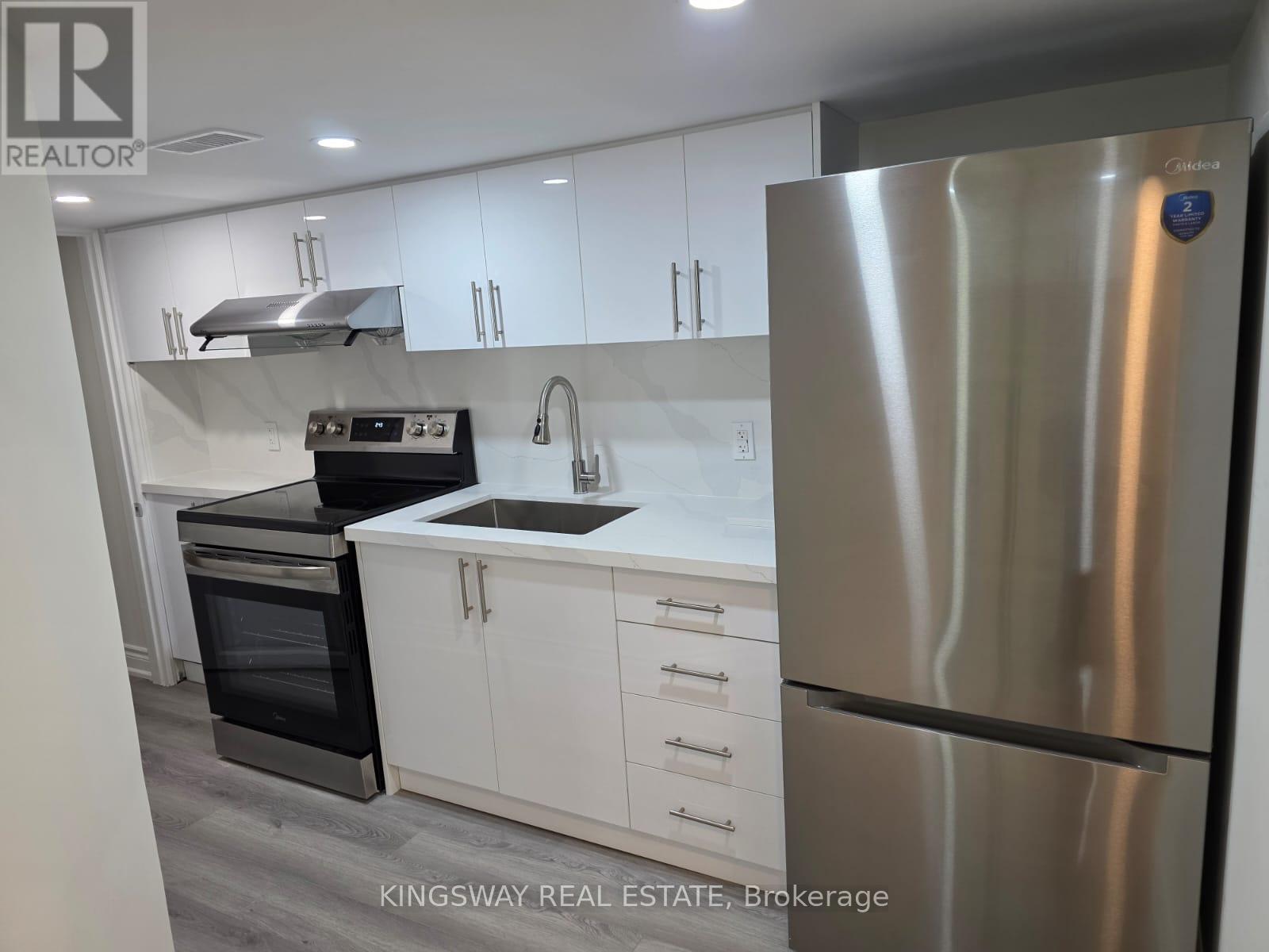 16 RAINY DALE ROAD, Brampton, Ontario