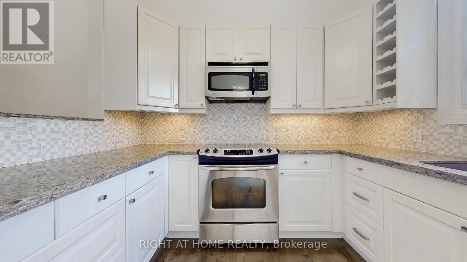 61 - 3360 Council Ring Road, Mississauga (Erin Mills), Ontario  L5L 2E4 - Photo 15 - W12447827