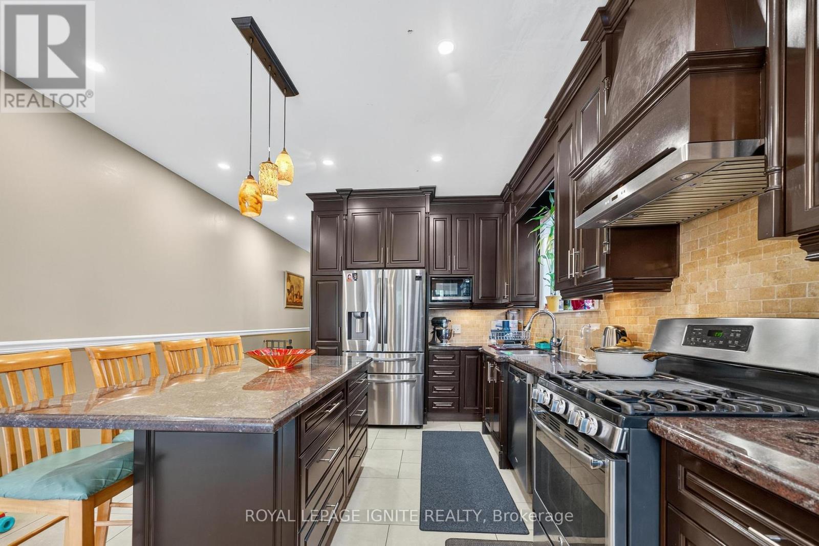 46 Lambton Avenue, Toronto, Ontario  M6N 2S1 - Photo 13 - W12447860