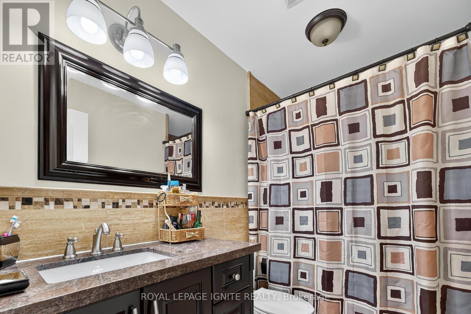 46 Lambton Avenue, Toronto, Ontario  M6N 2S1 - Photo 27 - W12447860