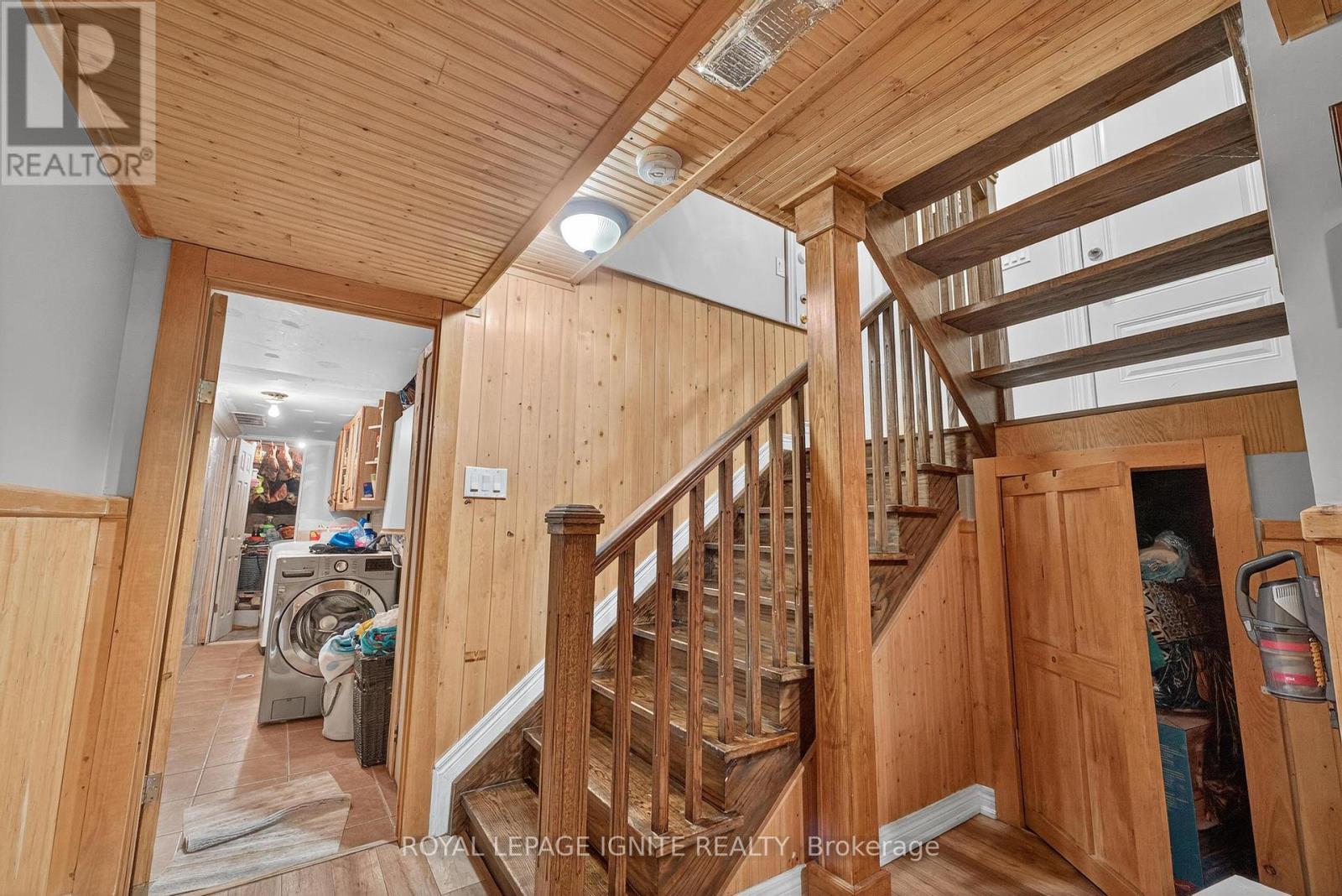 46 Lambton Avenue, Toronto, Ontario  M6N 2S1 - Photo 34 - W12447860