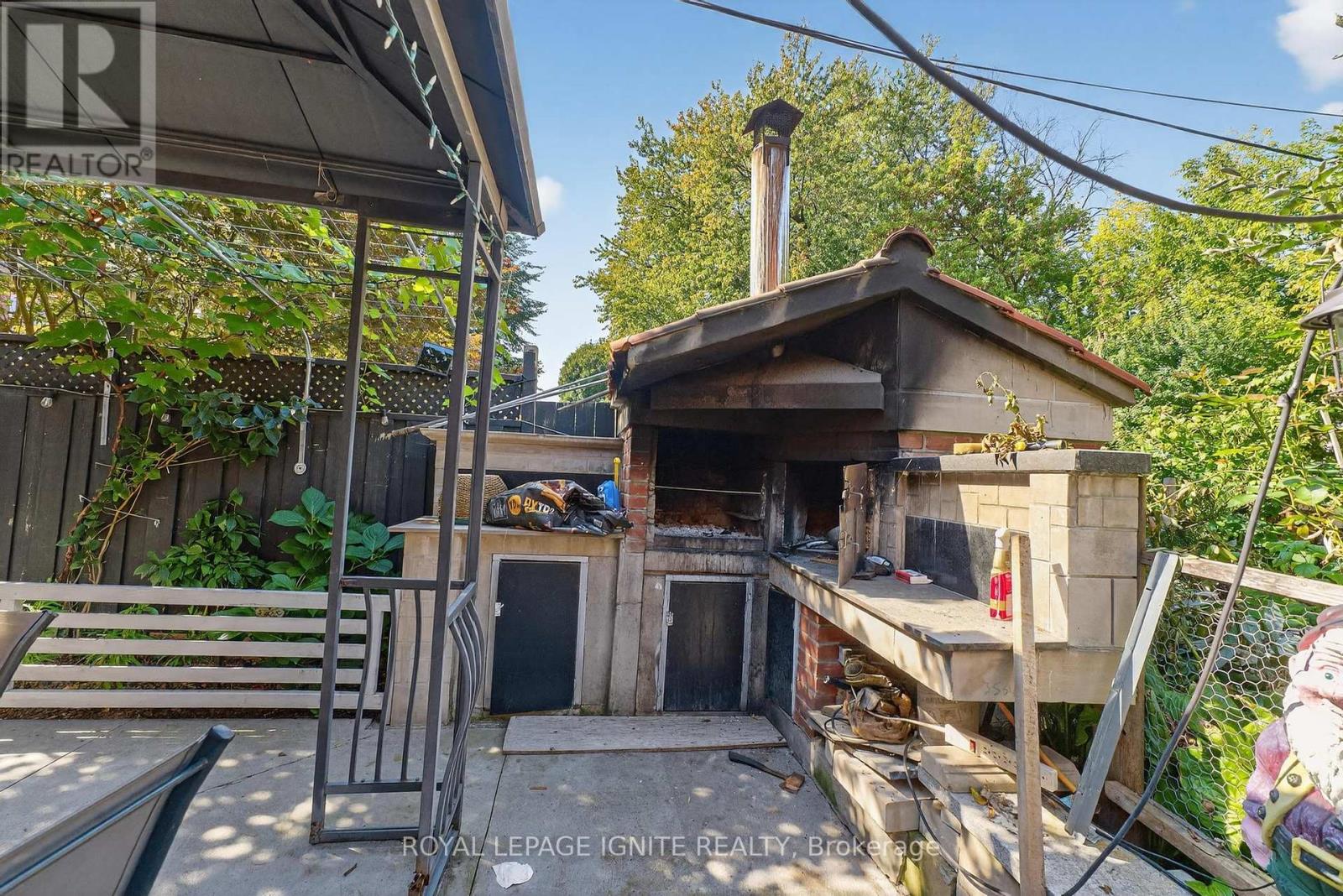 46 Lambton Avenue, Toronto, Ontario  M6N 2S1 - Photo 37 - W12447860