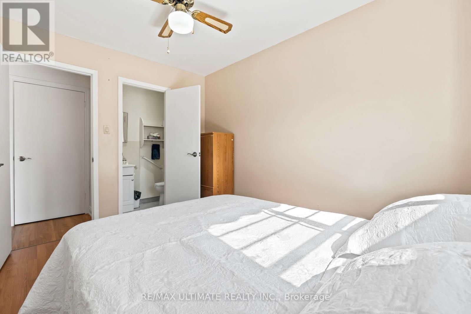 33 Forsythia Road, Brampton (Southgate), Ontario  L6T 2G2 - Photo 16 - W12447868
