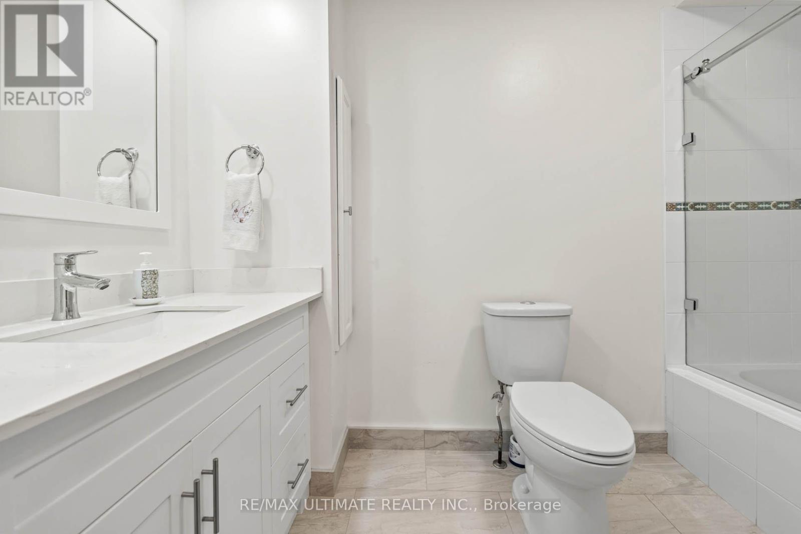 33 Forsythia Road, Brampton (Southgate), Ontario  L6T 2G2 - Photo 19 - W12447868